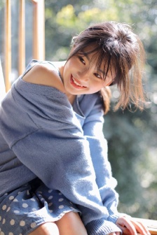 撕开女班长的黑色丝袜